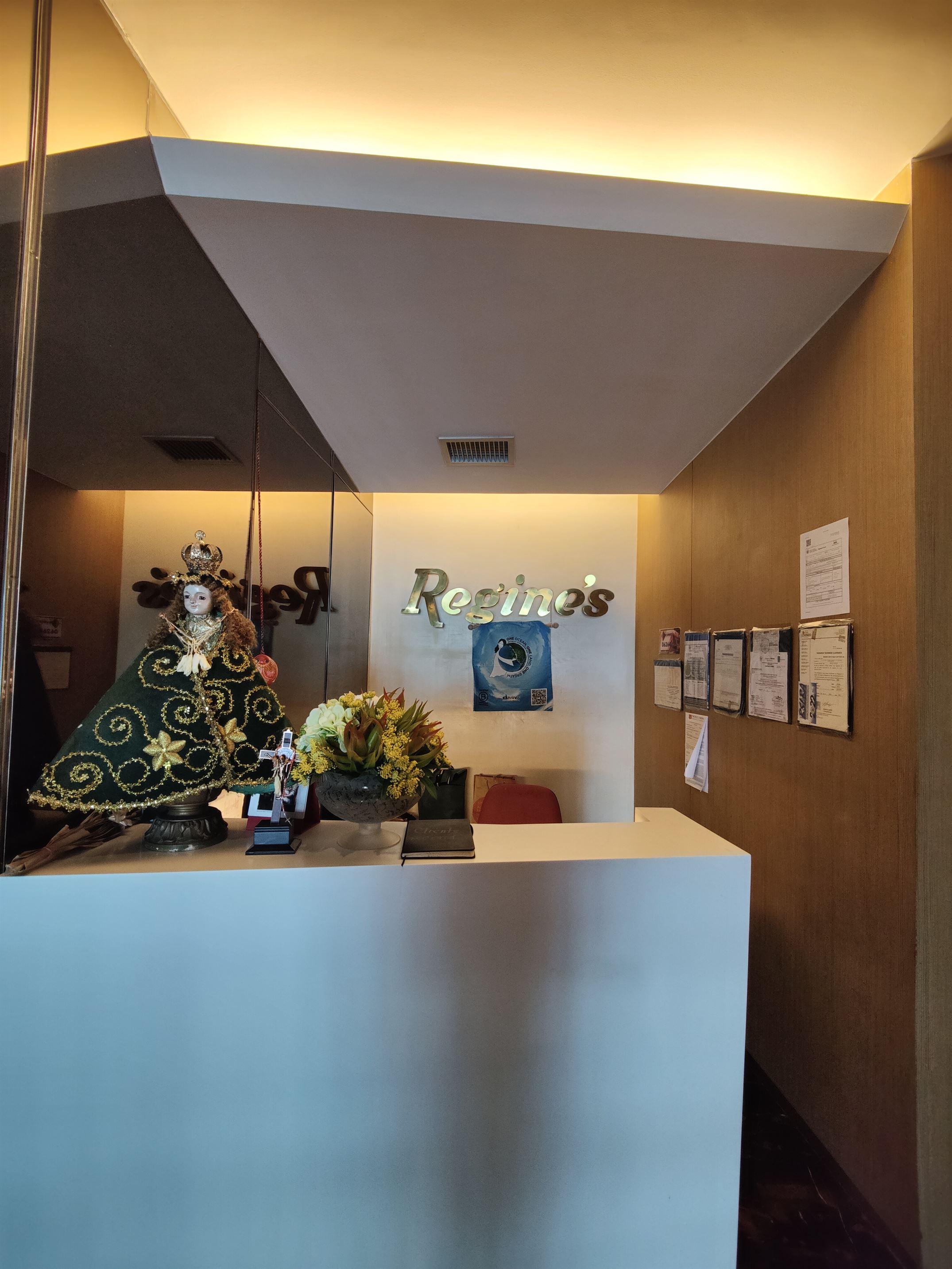 Regine's Salon — photo 6