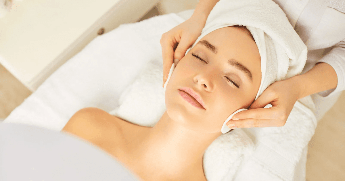 Glass Skin Facial: Deep Cleanse, Hydrate + Brighten