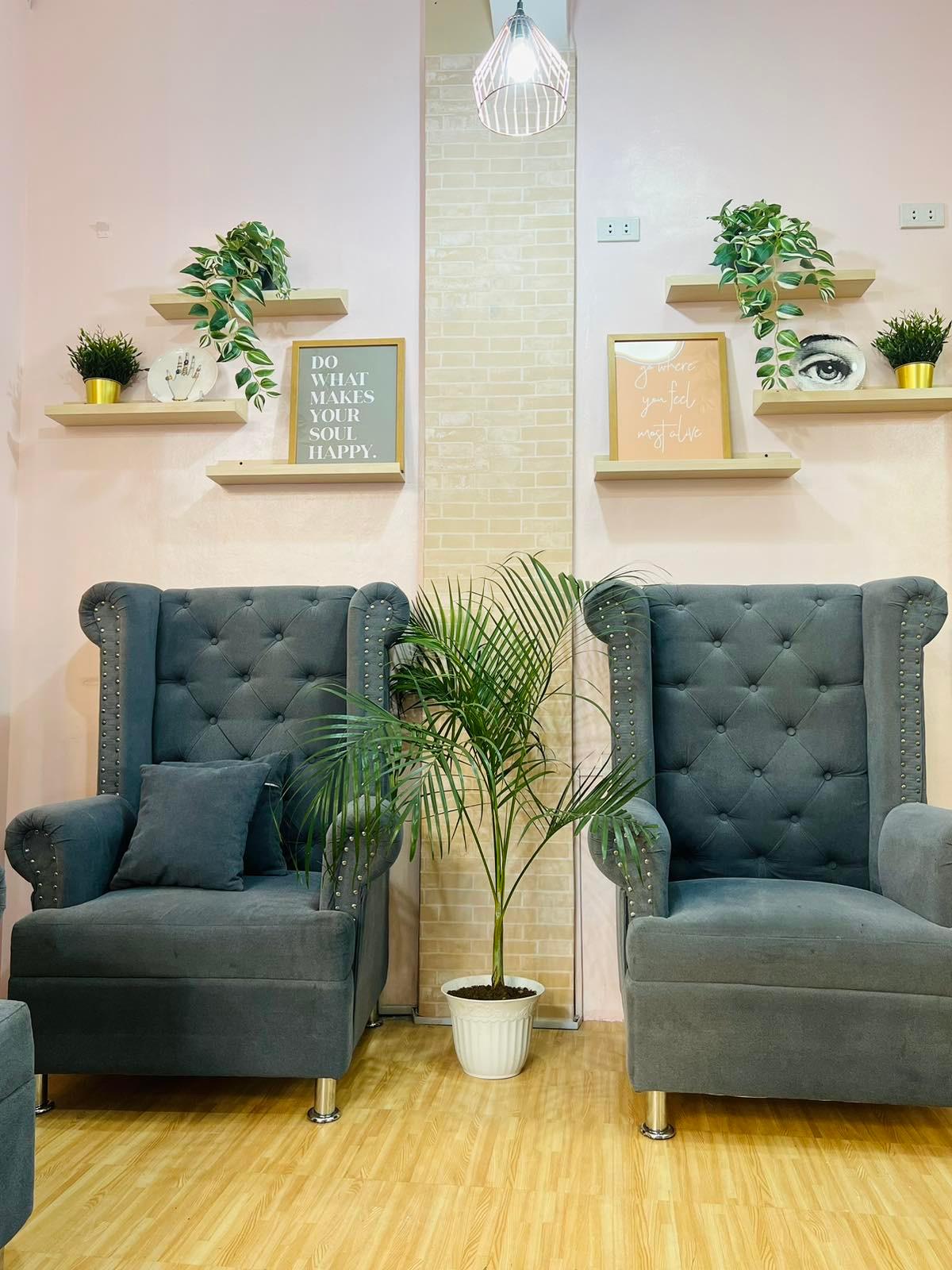 NaiLashes Beauty Lounge photo 3